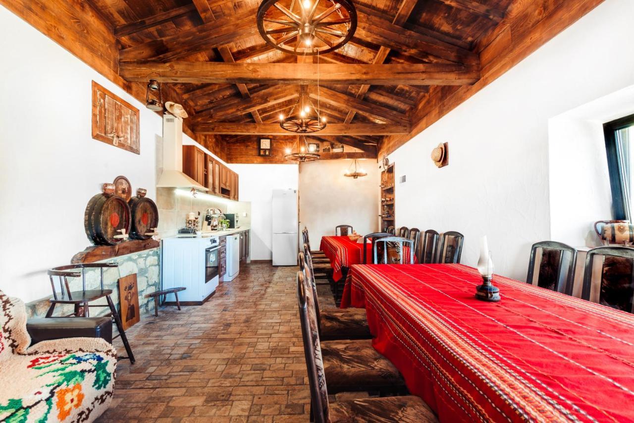 Guest House Hristova Kashta - Христова Къща Cherni Vrukh Bagian luar foto