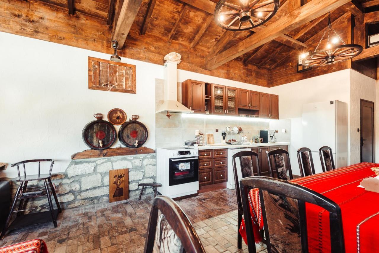 Guest House Hristova Kashta - Христова Къща Cherni Vrukh Bagian luar foto