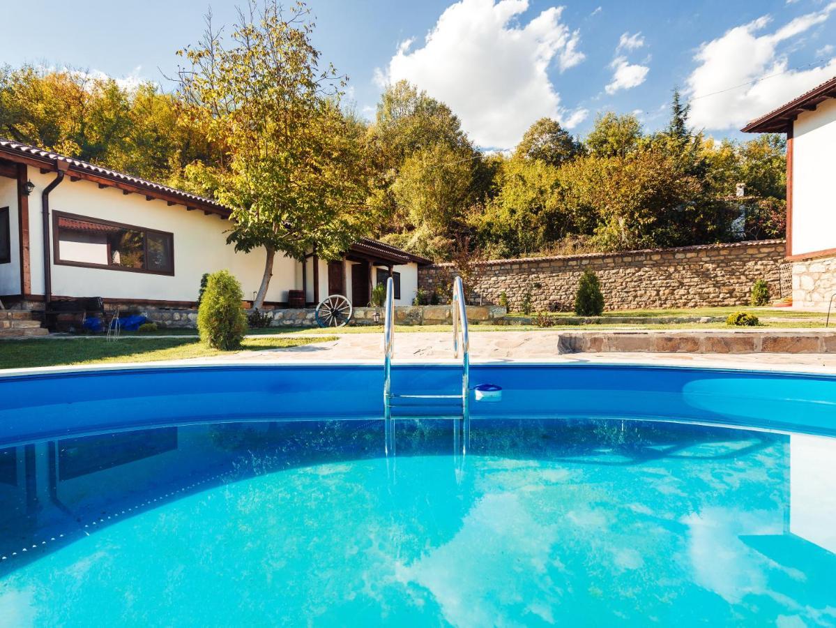 Guest House Hristova Kashta - Христова Къща Cherni Vrukh Bagian luar foto