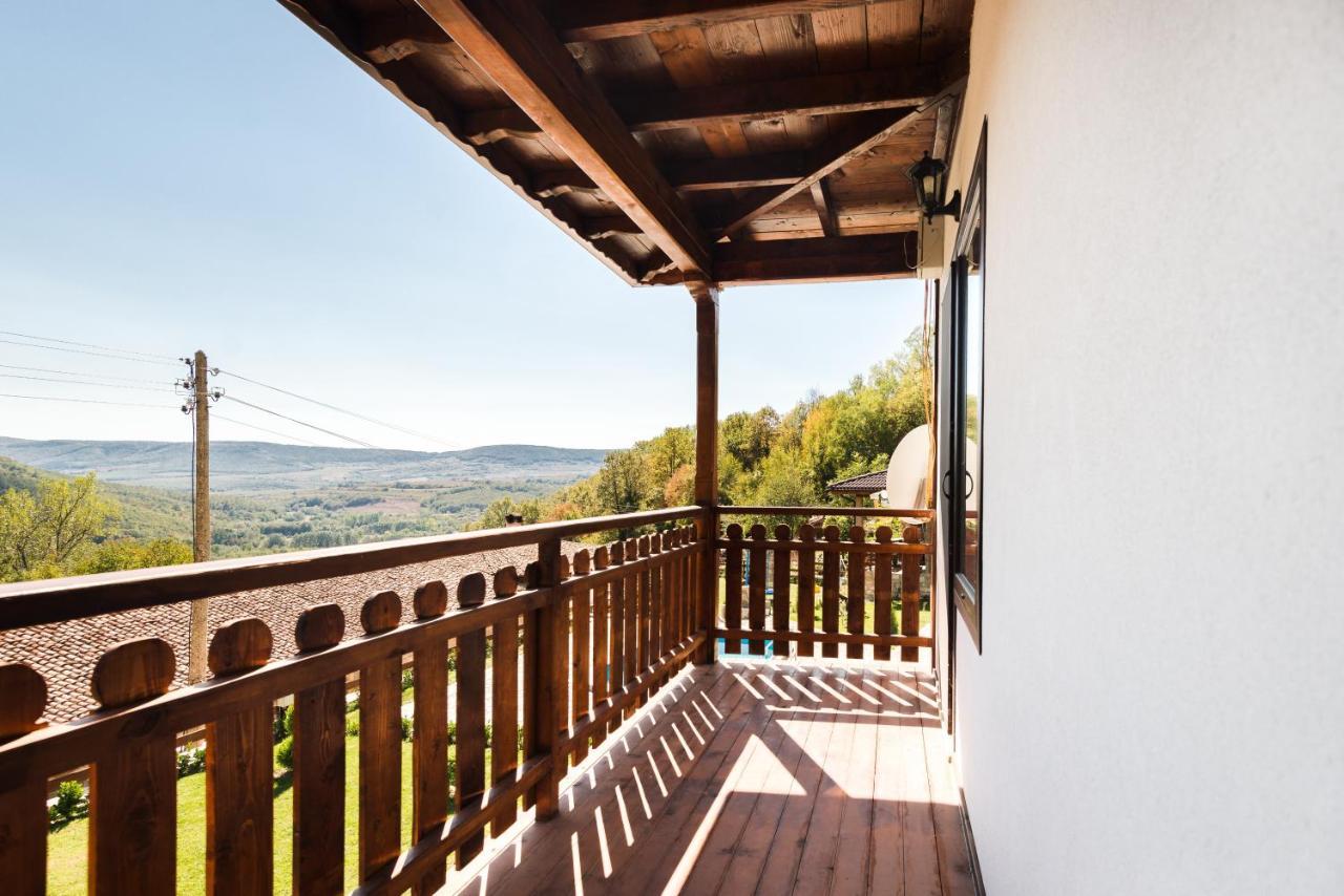 Guest House Hristova Kashta - Христова Къща Cherni Vrukh Bagian luar foto