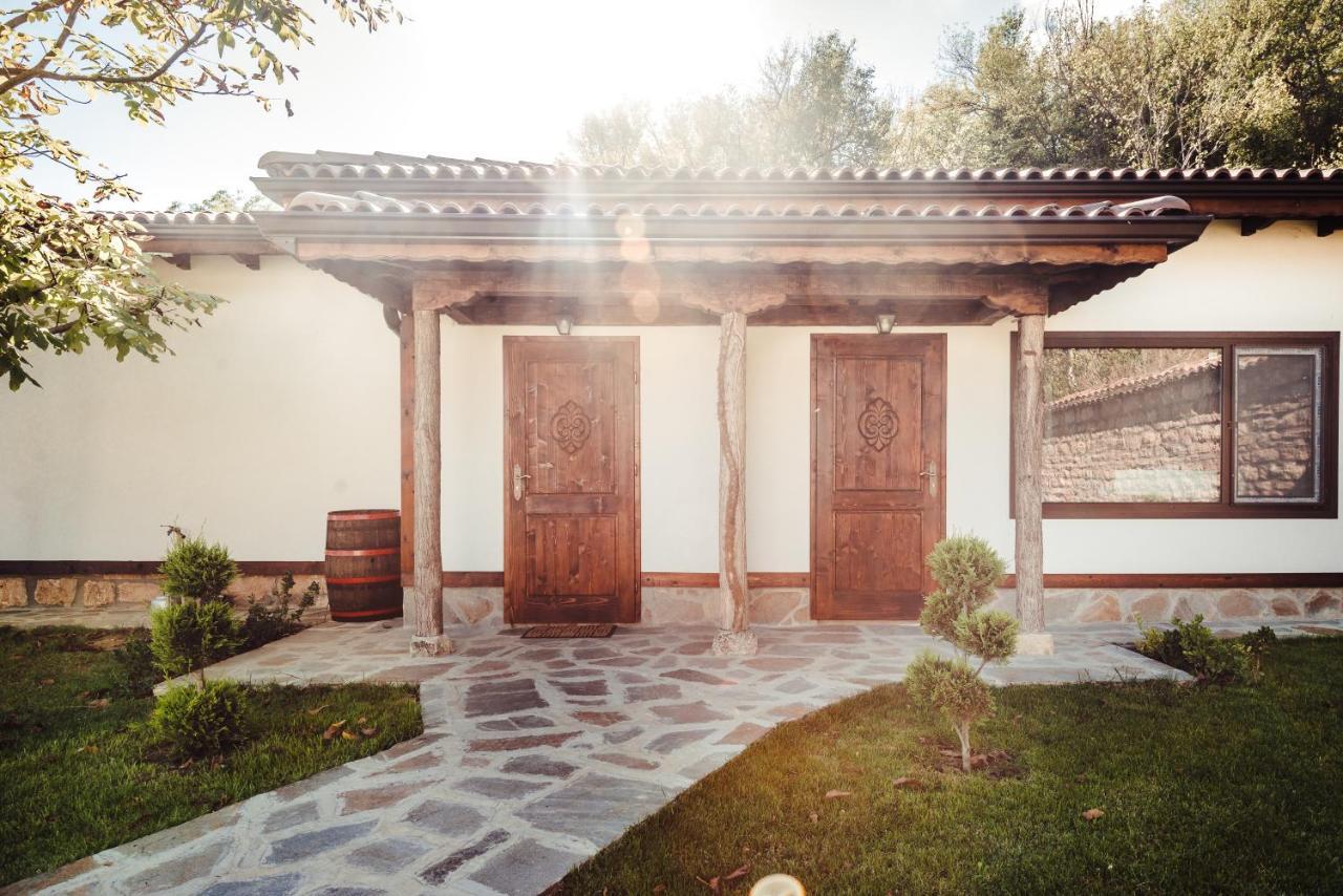 Guest House Hristova Kashta - Христова Къща Cherni Vrukh Bagian luar foto