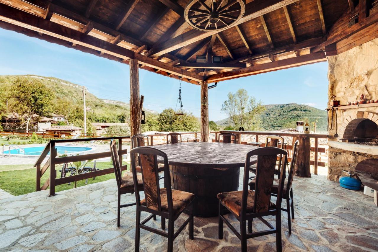 Guest House Hristova Kashta - Христова Къща Cherni Vrukh Bagian luar foto