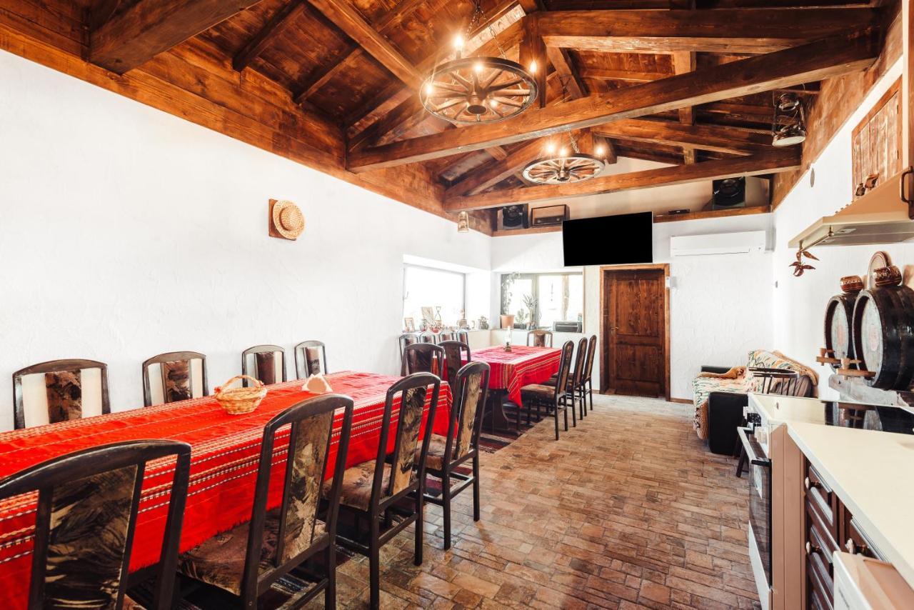 Guest House Hristova Kashta - Христова Къща Cherni Vrukh Bagian luar foto