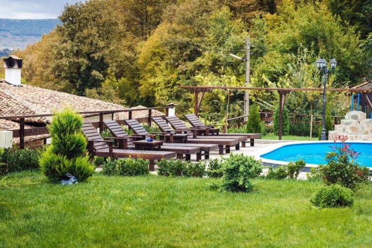 Guest House Hristova Kashta - Христова Къща Cherni Vrukh Bagian luar foto