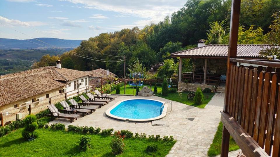 Guest House Hristova Kashta - Христова Къща Cherni Vrukh Bagian luar foto