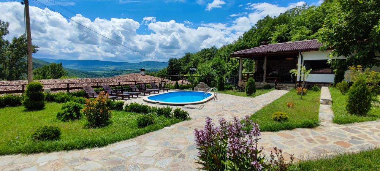 Guest House Hristova Kashta - Христова Къща Cherni Vrukh Bagian luar foto