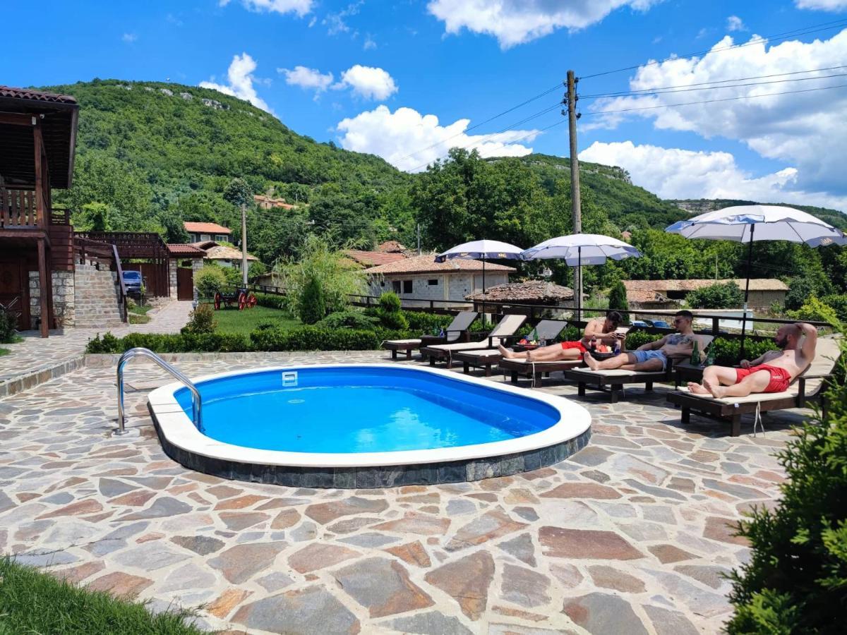 Guest House Hristova Kashta - Христова Къща Cherni Vrukh Bagian luar foto