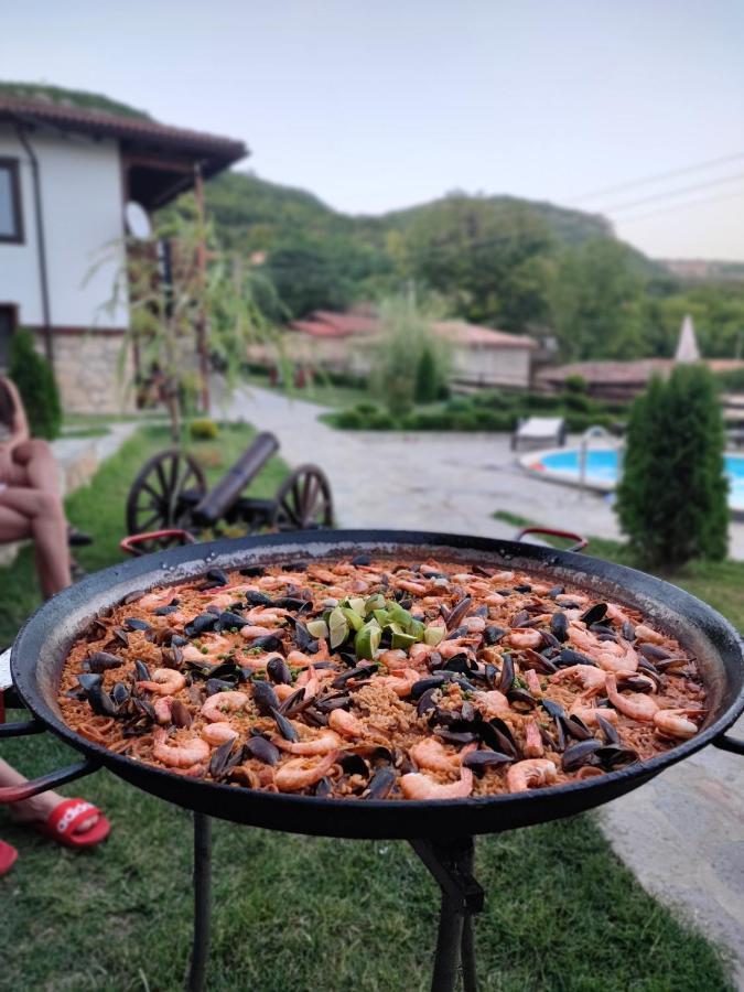Guest House Hristova Kashta - Христова Къща Cherni Vrukh Bagian luar foto